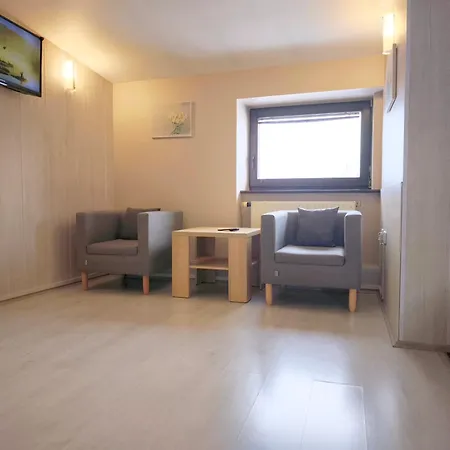 Pokoje Gościnne i Apartamenty Krupówki 19-2